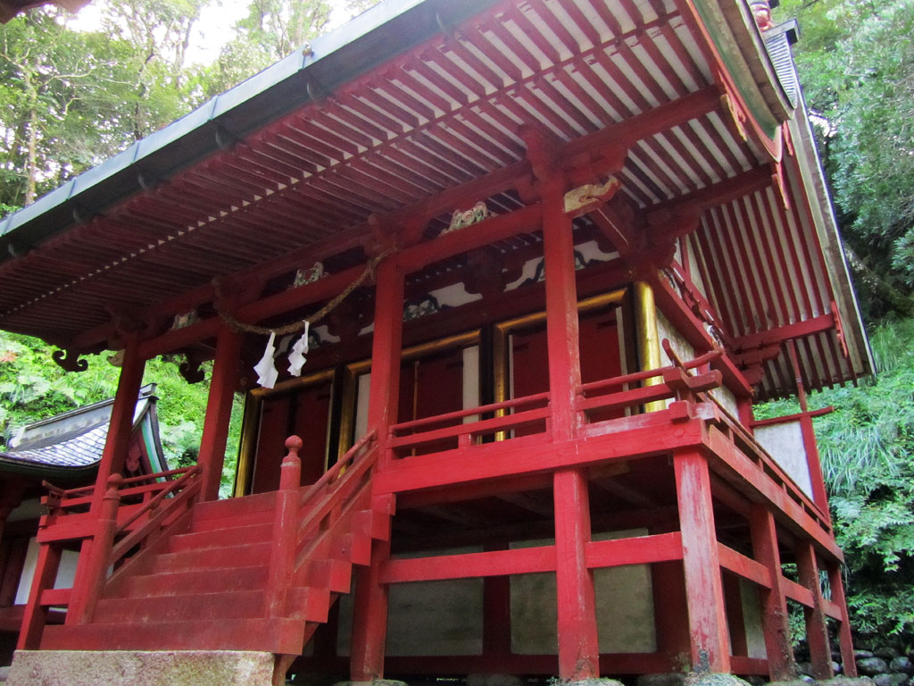 巨田神社本殿２