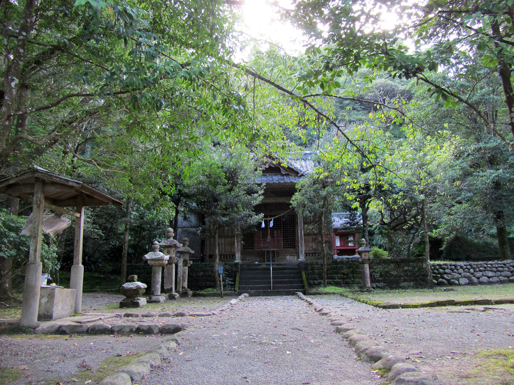 巨田神社拝殿