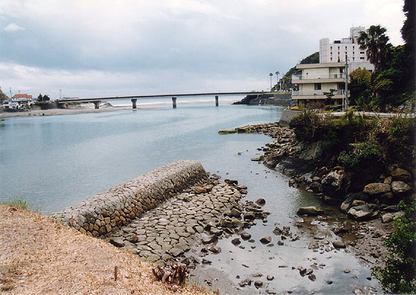 広渡川石堰堤（南より）