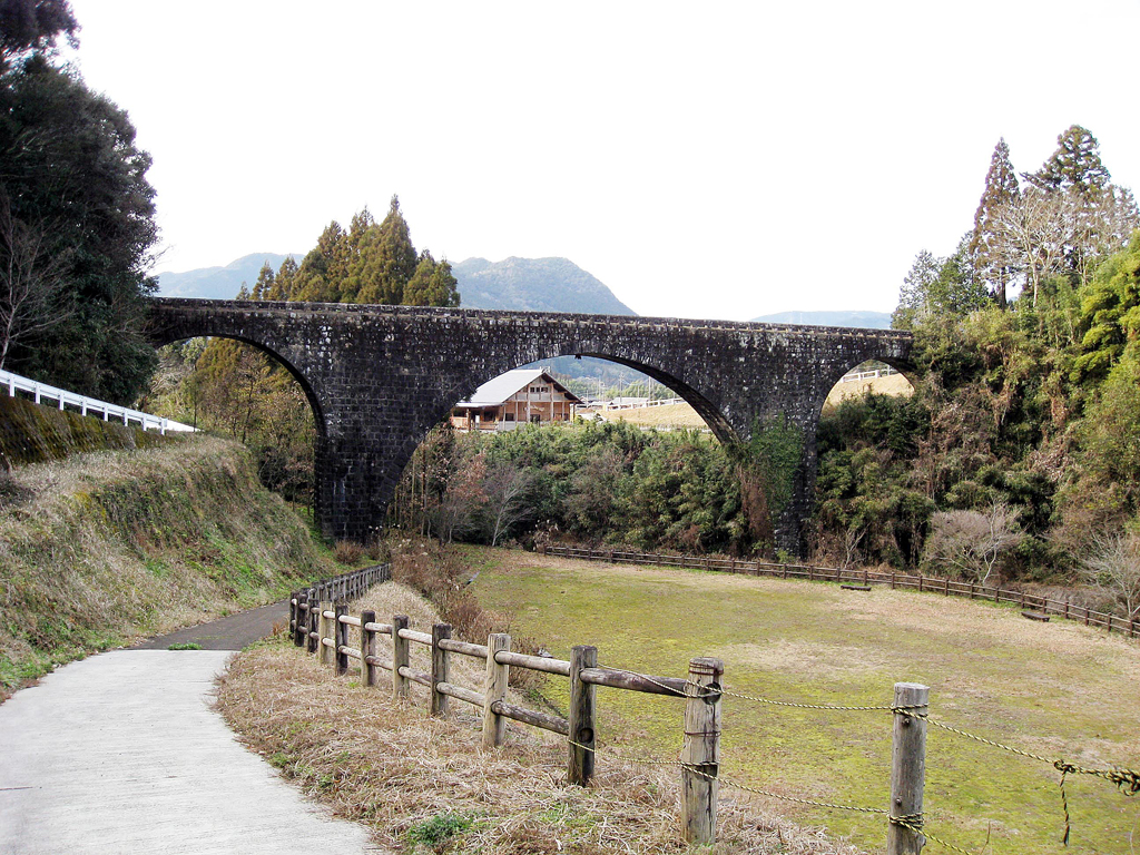 めがね橋遠景（東より）