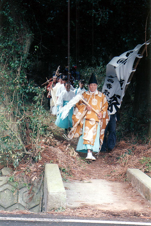 再び香取神社をめざす