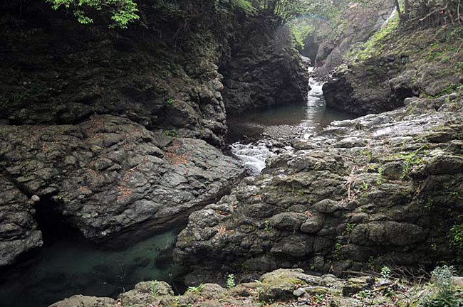 鬼神野・栂尾溶岩渓谷1