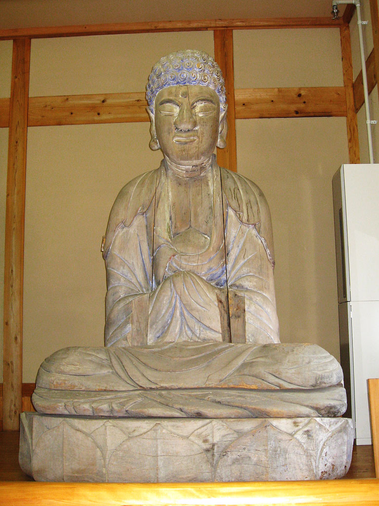 木造釈迦如来坐像