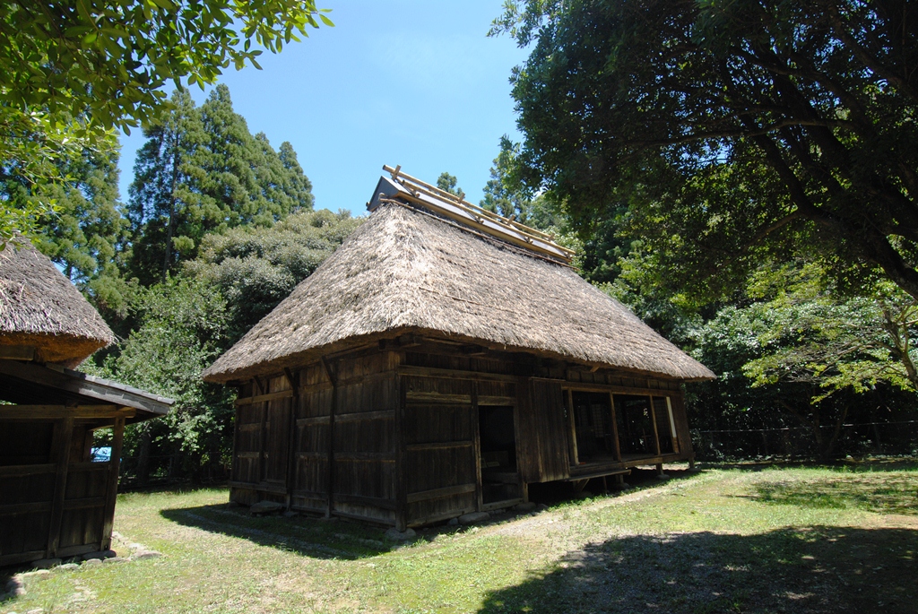 米良の民家（裏側）