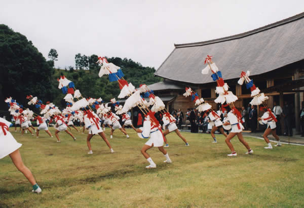 西都原古代生活体験館オープン記念行事（臼太鼓踊り）